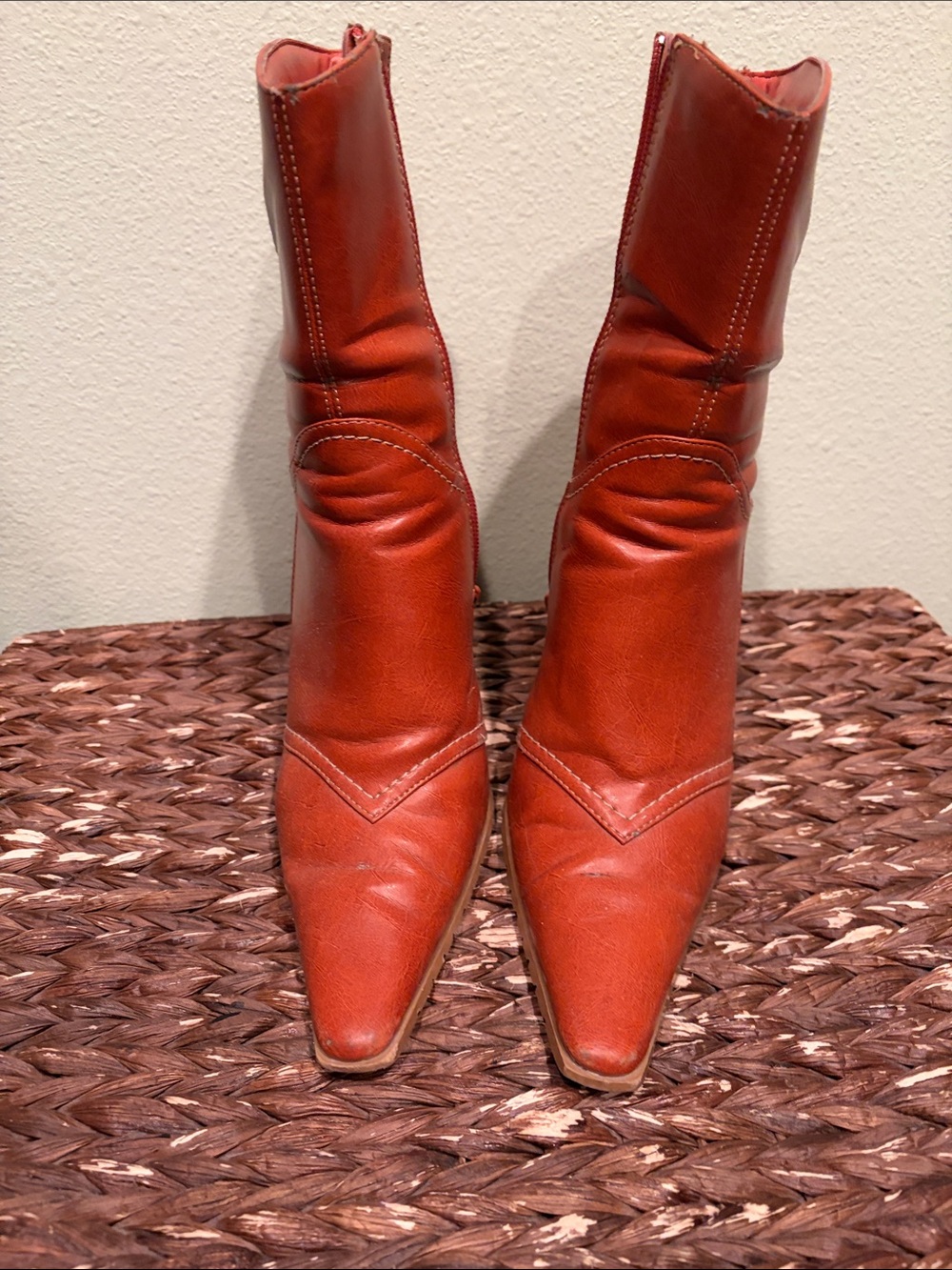 Women's Pointed Toe Mid-Calf Boots in Rust